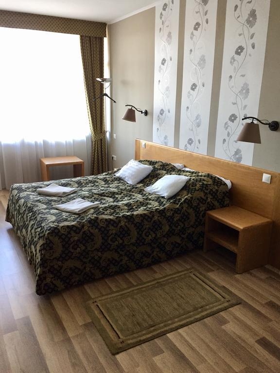 Hotel Claudius ソンバトヘイ エクステリア 写真