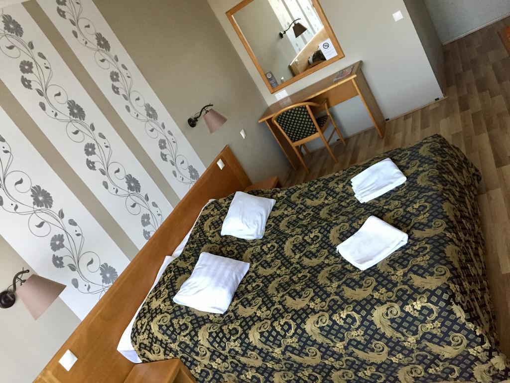 Hotel Claudius ソンバトヘイ エクステリア 写真